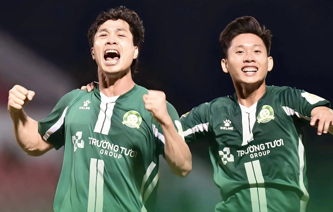 Video highlights Trường Tươi Bình Phước 2-1 Hòa Bình (2025.04.20) Công Phương ghi 2 siêu phẩm từ đá phạt, Video bóng đá V League, Clip bóng đá Việt Nam, Bóng đá Việt Nam, Clip Công Phượng sút phạt trực tiếp, Clip Công Phượng ghi bàn từ chấm đá phạt, Clip Công Phượng sút phạt thành bàn