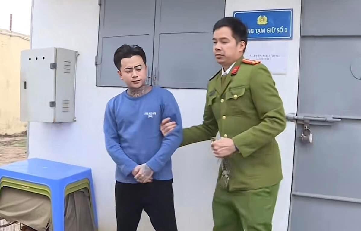 Clip hot tiktoker triệu view Nam Birthday bị bắt tạm giữ, Lý do TikToker Nam Birthday tức Bùi Phương Nam bị công an tạm giữ, Hot tiktoker Bùi Phương Nam, Tiktoker Nam Birthday, Clip bắt tiktoker Nam Birthday, Nam Birthday là ai, Vì sao Nam Birthday bị bắt, Clip tin tức, Clip tin tức pháp luật