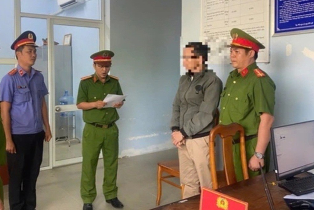 Bình Thuận thầy giáo quan hệ tình dục nhiều lần với nữ sinh lớp 10 rồi quay lại clip nhạy cảm, Thầy giáo quan hệ tình dục với nữ sinh, Thầy giáo Vật Lý quan hệ tình dục với nữ sinh lớp 10, Thầy giáo Vật Lý rủ nữ sinh lớp 10 vào nhà nghỉ, Thầy giáo môn Vật Lý quay clip quan hệ tình dục với nữ sinh lớp 10, Clip nữ sinh lớp 10 và thầy giáo Vật Lý, Thông tin mới nhất thầy giáo Vật Lý quan hệ tình dục với nữ sinh lớp 10, Clip em nữ sinh viên Video call Zalo, Thầy giáo Vật Lý gửi clip nhạy cảm qua Zalo cho nữ sinh lớp 10, Nữ sinh bị đánh lớp 10, Clip nữ sinh show ngực đẹp, Clip nữ sinh lột đồ, Nữ sinh nóng bỏng thân hình bốc lửa, Nữ sinh show ảnh nóng, Clip nữ sinh kính cận khoe ngực, Clip chủ tịch xã Xuân Thắng ôm hôn sàm sỡ nữ sinh, Clip thanh niên sàm sỡ gái xinh, Clip cô gái bị sàm sỡ ở nhà trọ, Giảng viên Đại Học Hà Nội sàm sỡ ôm hôn nữ sinh, Clip cô gái bị nam thanh niên sàm sỡ ở nhà trọ Hà Nội, Nữ sinh Trung Quốc mặc đồ lót show hàng, Em nữ sinh dạng háng ra khoe bím múp cực nứng