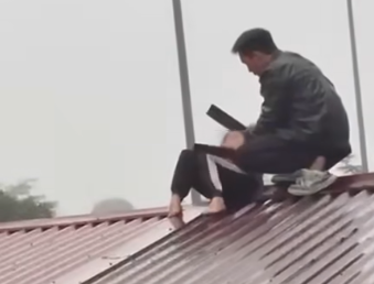Clip nghẹt thở giải cứu bé gái 9 tuổi bị bắt cóc, Clip giải cứu bé gái 9 tuổi bị bắt làm con tin ở Bắc Ninh, Clip tin tức, Clip tin tức pháp luật, Clip toàn cảnh vụ bắt bé 9 tuổi làm con tin ở Bắc Ninh, Clip bắt bé gái 9 tuổi làm con tin gây phẫn nộ