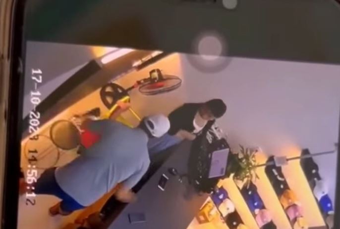 Clip ĐÁNH GHEN KINH HOÀNG ở Bắc Ninh đâm gục bạn gái tại chỗ, Clip đánh ghen HOT NHẤT, Clip đánh ghen lột đồ hot nhất mạng xã hội, Clip đánh ghen hot nhất hôm nay, Clip đánh ghen hot nhất mạng xã hội hôm nay, Clip Đánh Ghen HOT NHẤT mạng xã hội, Clip đánh ghen ở Bắc Ninh, Clip đánh ghen lột đồ ở Bắc Ninh, Clip Bắc Ninh nơi lạnh nhất lúc này, Clip đánh ghen đâm gục bạn gái ở Bắc Ninh, Clip trend hot nhất hôm nay, Clip trend, Clip hot nhất hôm nay, Tổng hợp full clip hot nhất trên MXH, Clip HOT NHẤT MXH