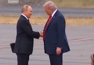US President Donald Trump and Russian President Vladimir Putin greeted each other today at Joint Base Elmendorf-Richardson in Anchorage, Alaska — their first in-person encounter since Russia’s full-scale invasion of Ukraine in 2022....US President Donald Trump and Russian President Vladimir Putin, US President Donald Trump, Former President Donald Trump won the Iowa caucus, Newest Donald Trump Disqualified, Clip Donald Trump Disqualified, Video Donald Trump wins Iowa, Donald Trump, Latest news Donald Trump Disqualified, Former President Donald Trump, Donald Trump Republican, Video news Donald Trump Disqualified, Video Donald Trump Disqualified, President Donald Trump, News Donald Trump Disqualified, News hot today, Video Russia News HOT Today, Post news hot today, US today news, US news today