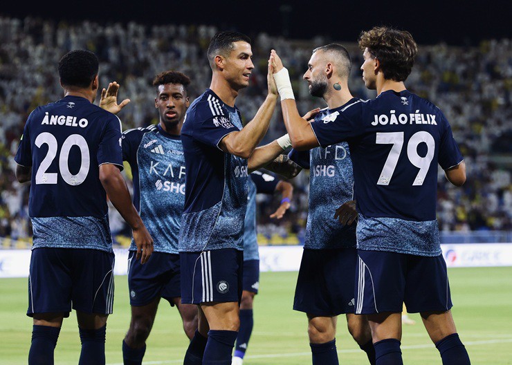 Al-Taawoun 0-5 Al-Nassr: Joao Felix nets hat-trick on Pro League debut. Al-Nassr began the 2025-26 Saudi Pro League season with a five-star showing against Al-Taawoun, with Joao Felix stealing the show. WATCH Highlights Al Taawoun 0-5 Al Nassr 2025.08.29 Felix nets hat-trick on debut, Saudi Pro League Full Goals Highlights, Al Taawoun Full Goals Highlights, Al-Nassr Full Goals Highlights, Video Al Taawoun 0-5 Al Nassr highlights, Clip Al Taawoun 0-5 Al Nassr full highlights, See Al Taawoun 0-5 Al Nassr all goals of match, Giải đấu bóng đá Ả Rập Xê Út, Clip kết quả bóng đá Ả Rập Xê Út hôm nay, Bóng đá Ả Rập Xê Út