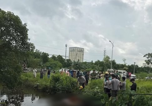 Quá trình làm việc với cơ quan công an, bà Vân khai nhận do mâu thuẫn gia đình, bà đã sát hại hai cháu nội...Bà nội sát hại 2 cháu nội rồi tự tử ở Hưng Yên nguyên nhân là gì, Nguyên nhân bà nội sát hại 2 cháu nội ở Hưng Yên, Clip tin tức pháp luật, Clip tin tức, Clip đời sống, Tin tức nóng 24h trong ngày, ĐIỂM TIN NÓNG HÔM NAY