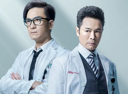 Dù đối chọi nhau trên phương diện tình cảm hay công việc, mục đích chung của các bác sĩ vẫn là cứu người. Đứng trước ranh giới mỏng manh giữa sự sống và cái chết, họ phải bỏ qua mọi mâu thuẫn, cùng bắt tay viết lên những kỳ tích trong ngành y...Phim Người Hùng Blouse Trắng 2022 Phần 2 Full HD Lồng Tiếng Trọn Bộ, Phim Người Hùng Blouse Trắng Phần 2 lồng tiếng, Phim Người Hùng Blouse Trắng Phần 2 Full HD Online, Phim Người Hùng Blouse Trắng Full Trọn Bộ, Phim Người Hùng Blouse Trắng Full HD Online, Xem Phim Người Hùng Blouse Trắng phần 2 miễn phí trọn bộ, Phim TVB, Phim bộ TVB, Phim bộ Trung Quốc, Phim bộ Trung Quốc 2022, Phim hay về bác sĩ ngành Y Trung Quốc, Watch Full Movie Big White Duel Season 2, Hồ Định Hân, Mã Quốc Minh, Trần Hào, Quách Tấn An