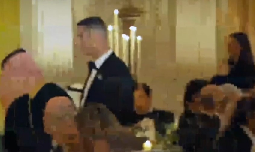 Cristiano Ronaldo made a rare visit to the White House as President Donald Trump hosted a formal dinner honoring Saudi Crown Prince Mohammed bin Salman. VIDEO Trump honours Ronaldo at White House, VIDEO Cristiano Ronaldo and Donald Trump have a meeting at the White House, Clip Ronaldo và Donald Trump gặp nhau bắt tay trò chuyện ngắn tại Nhà Trắng, Clip Ronaldo gặp Donald Trump cười nói, Cristiano Ronaldo attends White House dinner hosted by Trump and Saudi Crown Prince, Cristiano Ronaldo attends White House dinner hosted by Trump, Clip phóng sự về tiệc Nhà Trắng có Ronaldo gặp Donald Trump, Cristiano Ronaldo visits White House as Trump hosts Saudi crown prince, Video Ronaldo gặp Donald Trump tại nhà Trắng, Trump honours Ronaldo at White House, Video ghi cảnh Trump cảm ơn Ronaldo tại bữa tiệc Nhà Trắng, Donald Trump Republican, Video Donald Trump wins Iowa, Clip Donald Trump Disqualified, Newest Donald Trump Disqualified, Donald Trump, Former President Donald Trump, Donald Trump Victory Iowa, Video Donald Trump Disqualified, President Donald Trump, Latest news Donald Trump Disqualified, Video news Donald Trump Disqualified, News Donald Trump Disqualified, Former President Donald Trump won the Iowa caucus, Kỹ thuật Cristiano Ronaldo, Cristiano Ronaldo The Best Goals, Cristiano Ronaldo With Al-Nassr, ALEJANDRO GARNACHO talk Cristiano Ronaldo, VIDEO Cristiano Ronaldo reflects on his impressive 2023, Al-Nassr With Cristiano Ronaldo, Cristiano Ronaldo Skill For Man Utd, Video Cristiano Ronaldo sút phạt hàng rào thành bàn Euro 2024, Cristiano Ronaldo bỏ lỡ khó tin, Clip Cristiano Ronaldo rê bóng như làm ảo thuật, Clip nhà ảo thuật bóng đá Cristiano Ronaldo, Cristiano Ronaldo Full Goals Highlight, Cristiano Ronaldo với kỹ thuật rê bóng siêu phàm, Clip kỹ năng qua người của Cristiano Ronaldo, ALEJANDRO GARNACHO Cristiano Ronaldo, Shock news today, News hot today, US today news, Hot news today on the world, US news today, Today news Video
