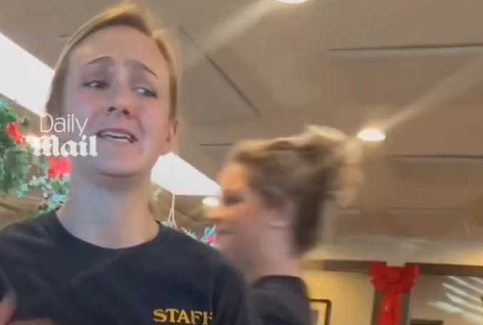 A group of friends walked into a diner and decided to change a life. They saw a pregnant waitress working hard during the holidays, and they knew she needed a win. VIDEO They Left $1.000 for a Pregnant Waitress - Her Reaction Will Make You Cry, A Pregnant Waitress Was Shocked by a $1.300 Tip During the Holidays, They Walked Into a Diner and Changed a Pregnant Waitress’s Life Forever, Strangers Surprise Pregnant Waitress with $1.000 Christmas Gift, Pregnant Waitress Receives Life-Changing Tip from Strangers, She Tried to Give the Money Back Pregnant Waitress Gets $1.000 Tip, This Is Humanity: Friends Leave $1.000 for Pregnant Waitress, Hot news today, US news video today, Shock news today, Today news Video, US news today, Hot news today on the world, News hot today, US today news, Latest today news video, Post news hot today, Breaking news video, Breaking news today, Christmas news