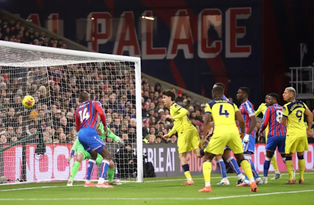 Tottenham Hotspur ended their recent poor run of form when Archie Gray's goal secured a narrow 1-0 victory over Crystal Palace at Selhurst Park in the Premier League today, WATCH Crystal Palace 0-1 Tottenham Full Extended Highlights 2025.12.28, Premier League Full Highlight, Premier League Full Goals Highlight, Video Crystal Palace 0-1 Tottenham Highlights, Crystal Palace Full Goals Highlight, Tottenham Full Goals Highlights, Latest Football Highlights, Latest Football Full Highlights, Kết quả bóng đá hôm nay 2025-12-27, Result Football Today 2025-12-27, Kết quả bóng đá hôm nay 2025-12-28, Result Football Today 2025-12-28, Clip bóng đá ngoại hạng Anh, Trực tiếp bóng đá ngoại hạng Anh, Xem trực tiếp bóng đá ngoại hạng Anh, Xem bóng đá trực tiếp ngoại hạng Anh, Clip kết quả bóng đá Ngoại Hạng Anh hôm nay