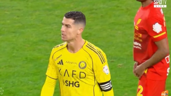 In the early hours of January 9th, Ronaldo and Al Nassr suffered a 1-2 defeat against Al Qadisiyah in Round 14 of the Saudi Pro League, WATCH Highlights AL NASSR vs AL QADISIYAH Full Extended 2026.01.08, Saudi Pro League Full Goals Highlights, See AL NASSR vs AL QADISIYAH highlights, AL NASSR 1-2 AL QADISIYAH result, Al-Nassr Full Goals Highlights, AL QADISIYAH Full Goals Highlights, Latest Football Highlights, Latest Football Full Highlights, Kết quả bóng đá hôm nay 2026-01-08, Result Football Today 2026-01-08