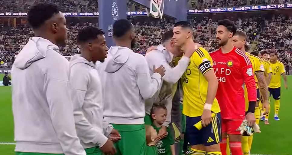 Striker Cristiano Ronaldo squandered opportunities as Al Nassr lost 2-3 to hosts Al Ahli in round 13, putting them at risk of losing their top spot in the Saudi Pro League. WATCH Al AHLI 3-2 AL NASSR Full Extended Highlights 2026.01.02, Al Fateh 2-2 Al-Nassr Saudi Pro League Highlights, Saudi Pro League Full Goals Highlights, Al Nassr vs Al Ettifaq final score result highlights from Saudi Pro League as Cristiano Ronaldo strikes in 3-1 victory, Latest Football Highlights, Latest Football Full Highlights, Al-Nassr Full Goals Highlights