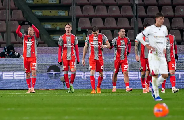 WATCH HIGHLIGHTS Cremonese vs Cagliari Full Extended | Serie A Highlights 2026.01.08, WATCH HIGHLIGHTS Cremonese vs Cagliari Full Extended 2026.01.08, Serie A Full Goals Highlight, Serie A Highlight, Video Cremonese vs Cagliari highlights, See Cremonese 2-2 Cagliari result, Cremonese Full Goals Highlights, Cagliari Full Goals Highlight, Latest Football Full Highlights, Latest Football Highlights, Result Football Today 2026-01-08, Kết quả bóng đá hôm nay 2026-01-08, Clip kết quả bóng đá Ý Italia hôm nay, Clip bóng đá Ý