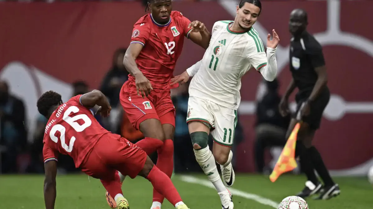 Equatorial Guinea vs Algeria 1-3: Zineddine Belaid, Fares Chaibi, and Ibrahim Maza dominated the scoreline, to face the Democratic Republic of Congo in the knockout round of the 2025 CAN Cup. WATCH Equatorial Guinea 1-3 Algeria Full Highlights Extended & Goals 2025.12.31, Africa Cup Football, Africa Cup Highlights, Video Equatorial Guinea 1-3 Algeria Highlights, Equatorial Guinea Full Goals Highlights, Algeria Full Goals Highlights, Latest Football Highlights, Latest Football Full Highlights, Kết quả bóng đá hôm nay 2025-12-31, Result Football Today 2025-12-31