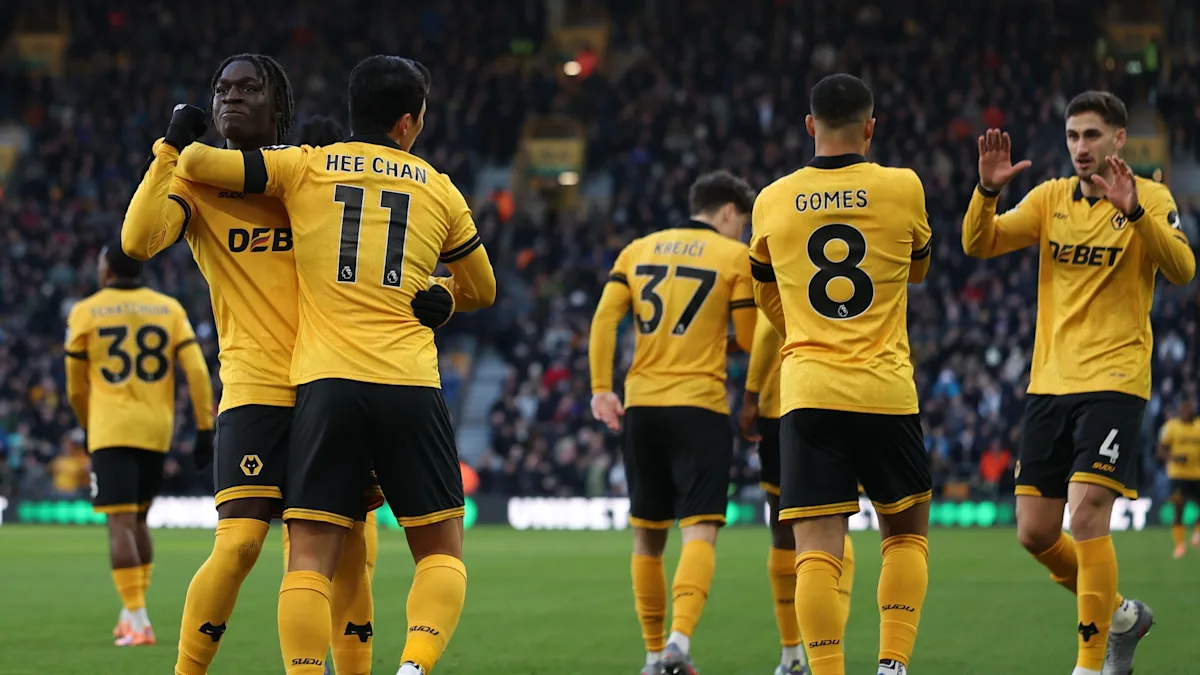 UNBELIEVABLE! Wolves dominated West Ham 3-0 in the first half! After 20 rounds, Wolves finally secured their first Premier League victory. WATCH Wolves 3-0 West Ham Full Highlights Extended 2026.01.03, Premier League Full Goals Highlight, Premier League Full Highlight, Video Wolves 3-0 West Ham Highlights, Wolves Full Goals Highlight, West Ham United Full Goals Highlight, Latest Football Full Highlights, Latest Football Highlights, Kết quả bóng đá hôm nay 2026-01-03, Result Football Today 2026-01-03, Clip bóng đá ngoại hạng Anh, Xem trực tiếp bóng đá ngoại hạng Anh, Trực tiếp bóng đá ngoại hạng Anh, Xem bóng đá trực tiếp ngoại hạng Anh, Clip kết quả bóng đá Ngoại Hạng Anh hôm nay