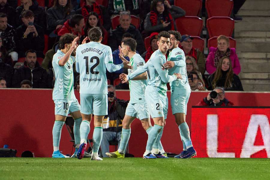VIDEO Mallorca 1-2 Real Betis Full Highlights Extended 2026.02.15, La Liga Full Highlight, La Liga Highlight, Mallorca 1-2 Real Betis all goals, Mallorca vs Real Betis result, Mallorca Full Goals Highlights, Real Betis Full Goals Highight, Clip bóng đá Tây Ban Nha, Clip kết quả bóng đá Tây Ban Nha hôm nay, Kết quả bóng đá hôm nay 2026-02-15, Result Football Today 2026-02-15