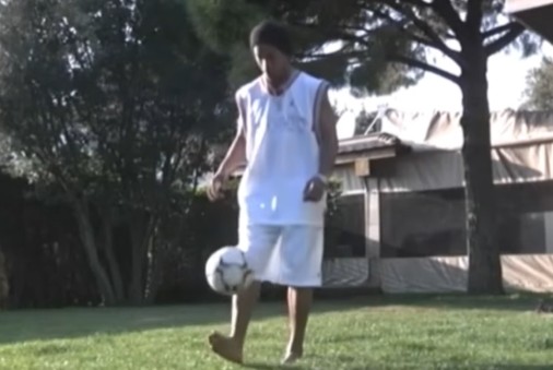 Ronaldinho Freestyle Magic 2005 2006 The Most Entertaining Skills Ever, Football Genius! Ronaldinho Incredible Freestyle & Skills Compilation, Ronaldinho Ultimate Freestyle Show Legendary Skills from 2005 - 2006, The Magic of Ronaldinho Amazing Freestyle Football Compilation, Video legendary football moments, Legendary football match, Legendary football skills, Clip huyền thoại Ronaldinho, Clip Ronaldinho làm xiếc trên sân bóng, Ronaldinho Skills That Made Commentators Went Crazy, Clip qua người thần sầu của Ronaldinho, Ronaldinho's Circus-Like Ball Dribbling, Ronaldinho Beckham Reunion, Kỹ thuật Ronaldinho, Clip Ronaldinho làm xiếc trên sân cỏ, Football Full Goals Highlight, Football Full Highlight, Latest Football Highlights, Latest Football Full Highlights, ronaldinho, ronaldinho crossbar challenge, ronaldinho viral video, ronaldinho nike commercial, ronaldinho skills, ronaldinho trick shot, football crossbar challenge, legendary football moments, ronaldinho 2005, ronaldinho accuracy, football skills compilation, ronaldinho freestyle, soccer trick shots, football viral videos, ronaldinho magic