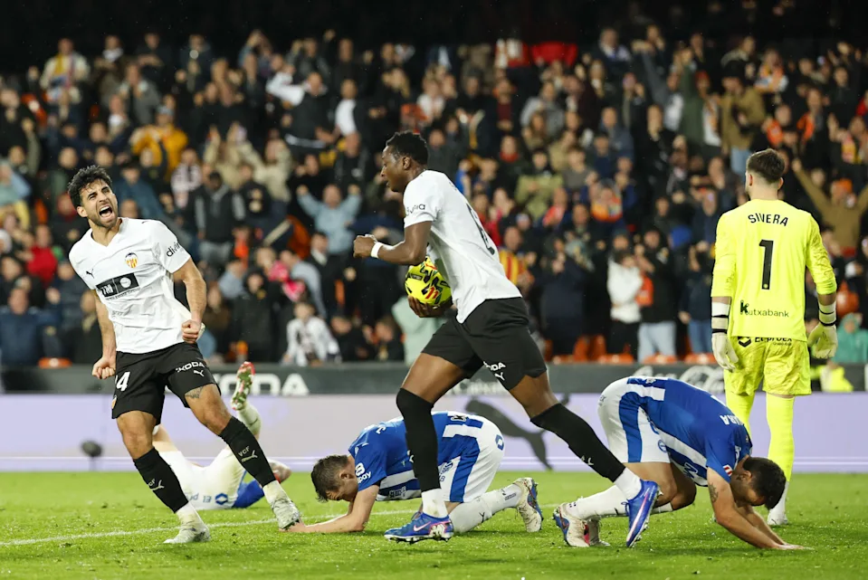 VIDEO Valencia 3-2 Alaves Full Highlights 2026.03.08, Highlights Valencia 3-2 Alaves all goals, La Liga Highlight, La Liga Full Highlight, La Liga Full Goals Highlight, Clip bóng đá Tây Ban Nha, Clip kết quả bóng đá Tây Ban Nha hôm nay, Latest Football Highlights, Latest Football Full Highlights, Result Football Today 2026-03-08, Kết quả bóng đá hôm nay 2026-03-08