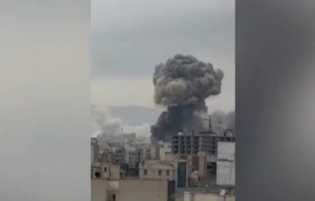 BREAKING US Destroys Iran’s Tallest Bridge, LIVE WAR FOOTAGE Iran Under Fire B1 Bridge Blown Apart, SHOCKING Tehran Explosions Caught on Camera US Airstrikes Intensify, US airstrikes on Iran, B1 Bridge destruction near Tehran, IRGC response and escalation, Trump warning of further attacks, Middle East conflict updates, iran live explosion footage 2026, us airstrike iran bridge video, tehran explosion live war footage, iran b1 bridge destroyed video, trump warns iran power plants strike, iran war live footage today, middle east conflict breaking news 2026, irgc response iran attack video, massive explosion tehran caught on camera, us vs iran war escalation footage, real war footage iran 2026, bridge bombing iran live video, tehran bombing live stream recording, us military strike iran infrastructure, shocking explosion video iran war