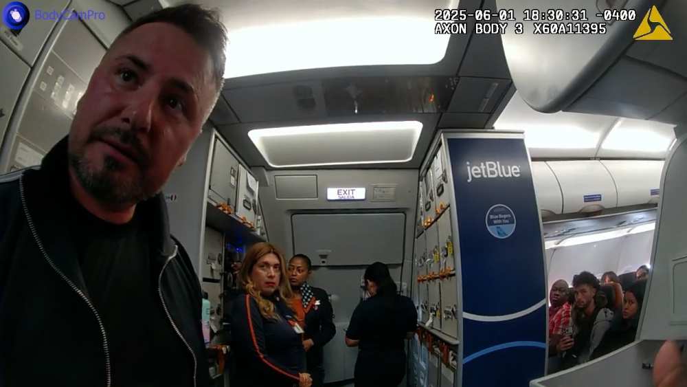 Father Interferes With Son Arrest, Airport Police Bodycam Footage, Passenger Refuses Airline Instructions, Father And Son Arrested Incident, Law Enforcement Aircraft Response, Breaking world news, Breaking news America, Breaking news USA, Breaking news today, Breaking news protest, Breaking political news, Breaking news video, US today news, Today news Video, News hot today, Hot news today on the world, Shock news today, Post news hot today, US news today, US news video today, Frightening footage Video, Footage crime video, Footage video clip