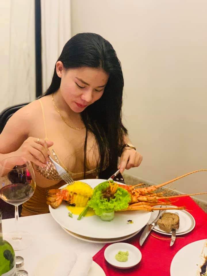 Gái xinh 18 Đà Nẵng show hàng nóng bỏng