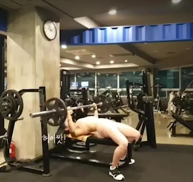 Tập gym lộ hàng, Ảnh gái xinh tập gym mông to, Ảnh gái xinh tập gym body sexy, Tổng hợp ảnh gái xinh tập gym mông to sexy, Ảnh gái xinh tập gym mông to nóng bỏng, Ngắm gái xinh tập gym lộ hàng, Gái xinh 18 lộ bướm khi đang tập gym, Clip gái xinh Bikini bé xíu tập gym, Clip lộ bướm khi tập gym, Clip gái Tây sexy hướng dẫn tập gym giảm mỡ hiệu quả, Clip gái xinh hướng dẫn tập gym, Clip con gái sexy hướng dẫn tập gym trên bãi biển, Clip hot girl Nam Định hướng dẫn tập Gym, Hướng dẫn tập gym, Bài tập gym giúp dáng đẹp, Hot girl tập gym, Tập Gym lộ bím, Gái xinh tập gym nóng bỏng