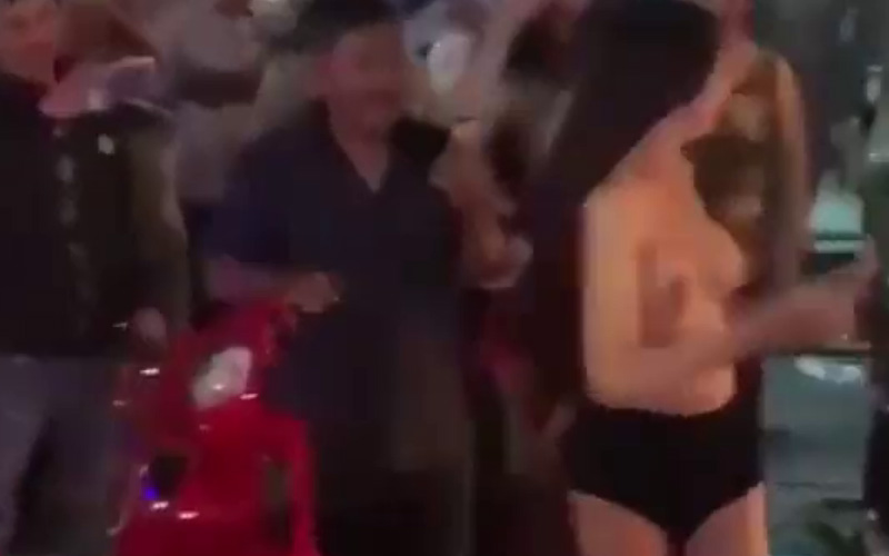 Clip hot girl cởi áo ăn mừng giữa đường, Clip gái xinh hot girl Việt Nam cởi áo khoe vú đẹp, Clip hot girl cởi áo ăn mừng tuyển Việt Nam, Clip hot girl Cute Ruby cởi quần áo show hàng múp, Clip hot girl cởi áo khoe ngực, Clip gái xinh cởi áo mừng đội tuyển Việt Nam vào chung kết U23 Châu Á, Clip gái xinh cởi đồ ăn mừng đội tuyển U23 Việt Nam, Clip gái xinh lột đồ ăn mừng bóng đá, Clip gái xinh cởi áo lộ vú ăn mừng bóng đá, Clip gái xinh cởi đồ, Clip gái xinh Trung Quốc cởi đồ, Clip gái xinh Nhật Bản cởi đồ khoe vếu khủng trên giường, Clip gái xinh mặc đồ lót, Clip gái xinh dân tộc đánh ghen lột đồ, Clip gái xinh đánh bài lột đồ, Clip gái xinh thử đồ lót gợi cảm