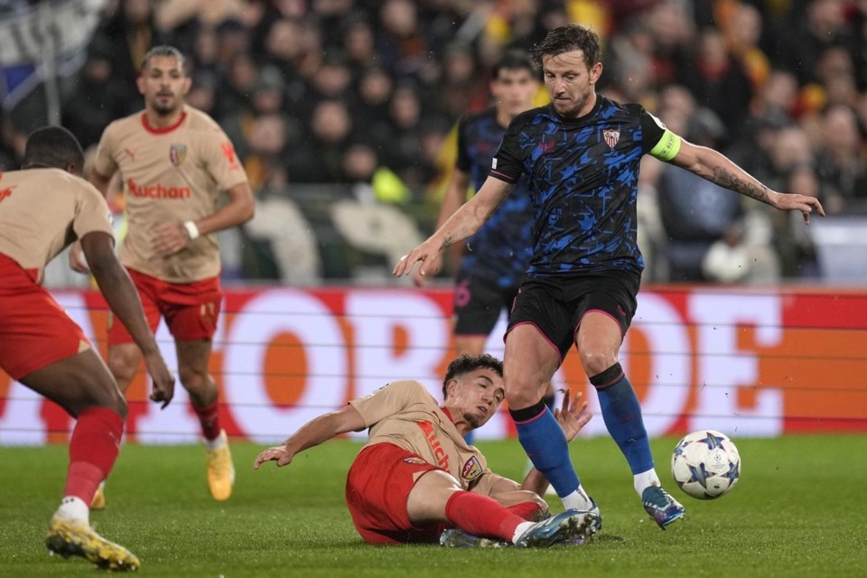 Watch Lens 2-1 Sevilla 2023.12.12 Nhà Vô Địch C2 Bị Loại, Champions League Full Goals Highlight, UEFA Champions League Full Goals Highlights, Video highlights Lens 2-1 Sevilla, See goals highlights Lens 2-1 Sevilla, Clip Lens 2-1 Sevilla highlights, Lens 2-1 Sevilla, Clip bàn thắng Lens 2-1 Sevilla, Video trận đấu Lens 2-1 Sevilla, Lens Full Goals Highlight, Sevilla Full Goals Highlights, Clip kết quả bóng đá Cúp C1 Châu Âu hôm nay, Clip bóng đá Cúp C1 Châu Âu