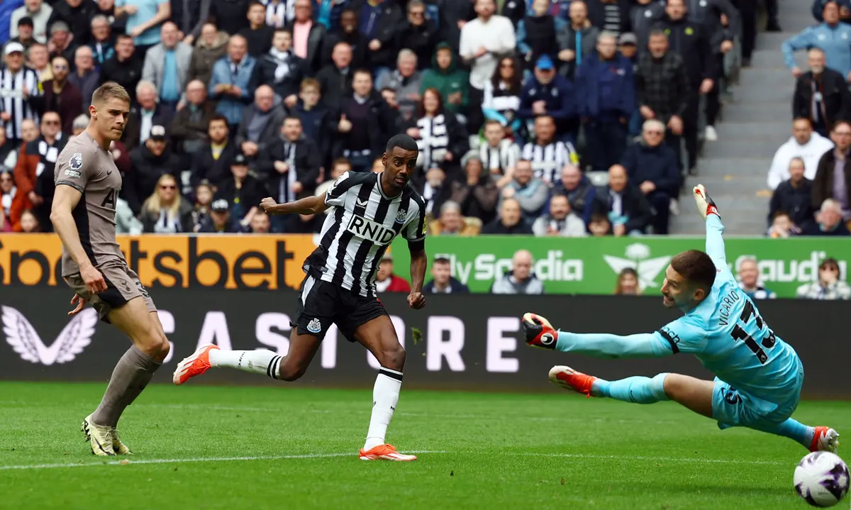 Watch Video Newcastle 4-0 Tottenham 2024.04.13 Gà trống gãy cánh, Premier League Full Goals Highlight, Premier League Full Highlight, Video highlights Newcastle 4-0 Tottenham, Clip Newcastle 4-0 Tottenham highlights, Video live result Newcastle 4-0 Tottenham, Clip bàn thắng Newcastle 4-0 Tottenham, Video kết quả Newcastle 4-0 Tottenham, Newcastle Full Goals Highlight, Tottenham Full Goals Highlights, Xem trực tiếp bóng đá ngoại hạng Anh, Clip kết quả bóng đá Ngoại Hạng Anh hôm nay, Xem bóng đá trực tiếp ngoại hạng Anh, Trực tiếp bóng đá ngoại hạng Anh, Clip bóng đá ngoại hạng Anh