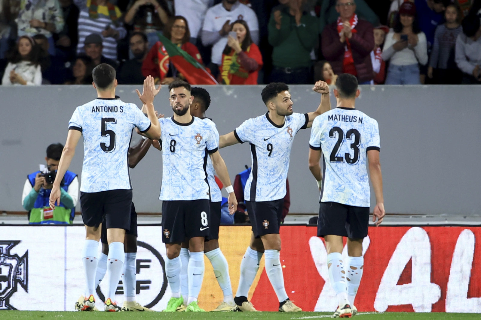 Watch Highlights Portugal 5-2 Sweden Không Ronaldo Không Sao, Giao Hữu Friendly Match, Friendly Match, Video highlights Portugal 5-2 Sweden, Clip Portugal 5-2 Sweden highlights, See live result Portugal 5-2 Sweden, Xem clip bàn thắng Portugal 5-2 Sweden, Video kết quả Portugal 5-2 Sweden, Portugal  Full Goals Highlight, Sweden Full Goals Highlights, Clip Bồ Đào Nha 5-2 Thụy Điển highlights, Video highlights Bồ Đào Nha 5-2 Thụy Điển