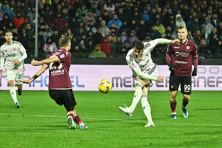 Video Salernitana 1-2 Juventus 2024.01.07 All Goals Highlights, Serie A Highlight, Serie A Full Goals Highlight, Watch highlights Salernitana 1-2 Juventus, Video goals Salernitana 1-2 Juventus, Clip Salernitana 1-2 Juventus highlights, See live result Salernitana 1-2 Juventus, Salernitana Full Goals Highlight, Juventus Full Goals Highlight, Clip bàn thắng Salernitana 1-2 Juventus, Video kết quả Salernitana 1-2 Juventus, Clip kết quả bóng đá Ý Italia hôm nay, Clip bóng đá Ý