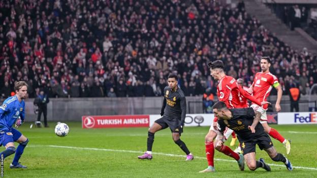 Video Highlights Union Berlin 2-3 Real Madrid 2023.12.12 Đẳng Cấp Kền Kền, UEFA Champions League Full Goals Highlights, Champions League Full Goals Highlight, Watch highlights Union Berlin 2-3 Real Madrid, Video Union Berlin 2-3 Real Madrid highlights, Clip result Union Berlin 2-3 Real Madrid, See highlights Union Berlin 2-3 Real Madrid goals, Union Berlin Full Goals Highlights, Real Madrid Full Goals Highlight, Clip kết quả bóng đá Cúp C1 Châu Âu hôm nay, Clip bóng đá Cúp C1 Châu Âu
