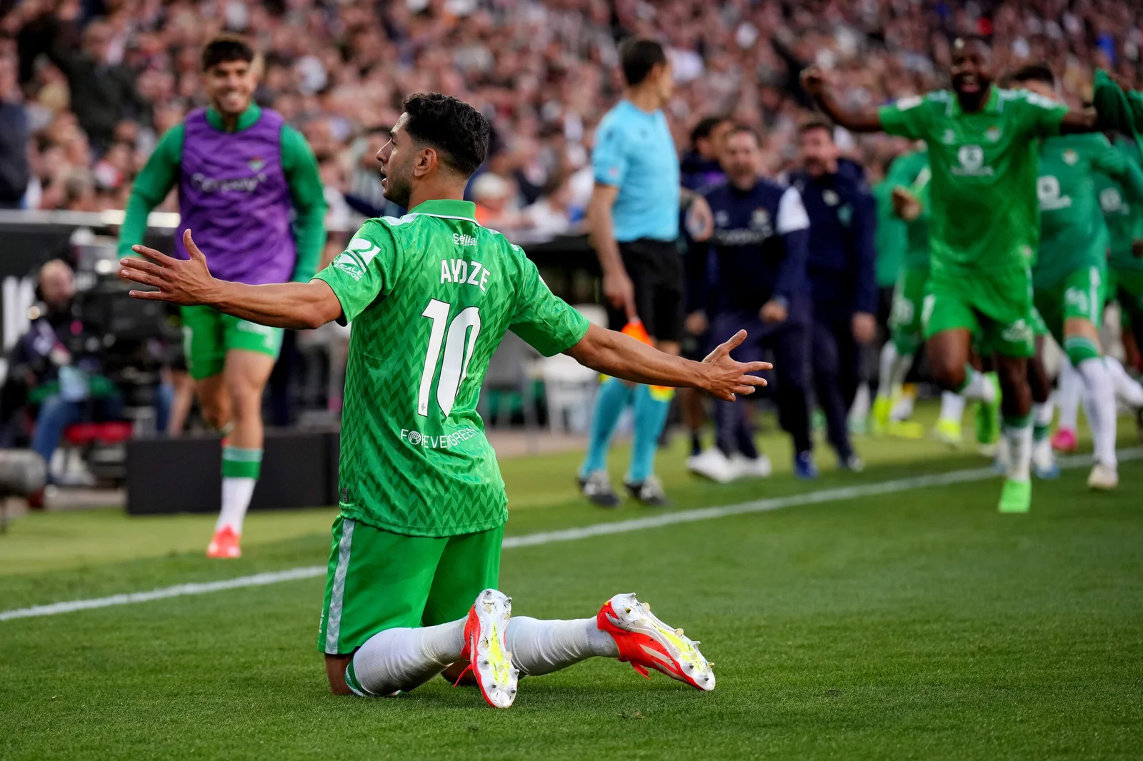 Watch Video Valencia 1-2 Real Betis 2024.04.20 All Goals Highlights, La Liga Highlight, La Liga Full Highlight, La Liga Full Goals Highlight, Video highlights Valencia 1-2 Real Betis, Clip Valencia 1-2 Real Betis highlights, See live result Valencia 1-2 Real Betis, Clip bàn thắng Valencia 1-2 Real Betis, Valencia Full Goals Highlight, Real Betis Full Goals Highight, Clip bóng đá Tây Ban Nha, Clip kết quả bóng đá Tây Ban Nha hôm nay