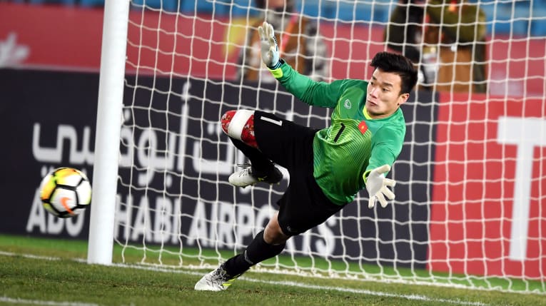 Thủ môn quốc dân Bùi Tiến Dũng, Clip Bùi Tiến Dũng bắt Penalty đỉnh cao, Clip Bùi Tiến Dũng bắt Penalty đẳng cấp, Tổng hợp clip thủ môn Bùi Tiến Dũng bắt Penalty, Bùi Tiến Dũng Penalty, Clip những pha bỏ lỡ bóng đá khó tin, Clip hướng dẫn kỹ thuật đá bóng, Clip hướng dẫn đá bóng sân 7 người, Clip thiếu niên chạy vào sân bóng đập tay thủ môn Martinez của Argentina, Clip kỹ thuật đá bóng sân 7 người, Clip hướng dẫn qua người trong bóng đá, Clip gái xinh lột đồ ăn mừng bóng đá, Clip gái xinh cởi áo lộ vú ăn mừng bóng đá, Clip những pha xe đạp chổng ngược đẹp nhất trong bóng đá