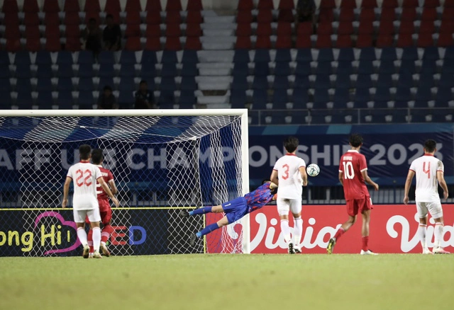 Clip Quan Văn Chuẩn cản phá luân lưu giúp U23 Việt Nam vô địch U23 Đông Nam Á 2023, Clip Quan Văn Chuẩn giúp U23 Việt Nam vô địch U23 Đông Nam Á 2023, Clip Panelty chung kết U23 Việt Nam U23 Indonesia U23 Đông Nam Á 2023, Giải Vô Địch U23 Đông Nam Á, Video bóng đá V League