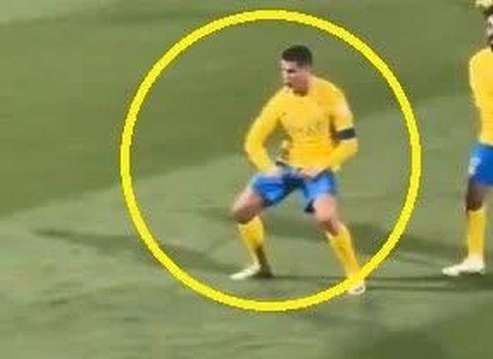 WATCH VIDEO Highlights Al-Shabab vs Al-Nassr 2-3 Ronaldo Ghi Bàn và Khiêu Khích FAN đội bạn, Video Al-Shabab vs Al-Nassr 2-3 highlights, Clip highlights Al-Shabab vs Al-Nassr 2-3, See live result Al-Shabab vs Al-Nassr 2-3, Vidoe bàn thắng Al-Shabab vs Al-Nassr 2-3, Al-Shabab Goals Highlights, Al-Nassr Full Goals Highlights, Saudi Pro League Full Goals Highlights, Giải đấu bóng đá Ả Rập Xê Út, Bóng đá Ả Rập Xê Út