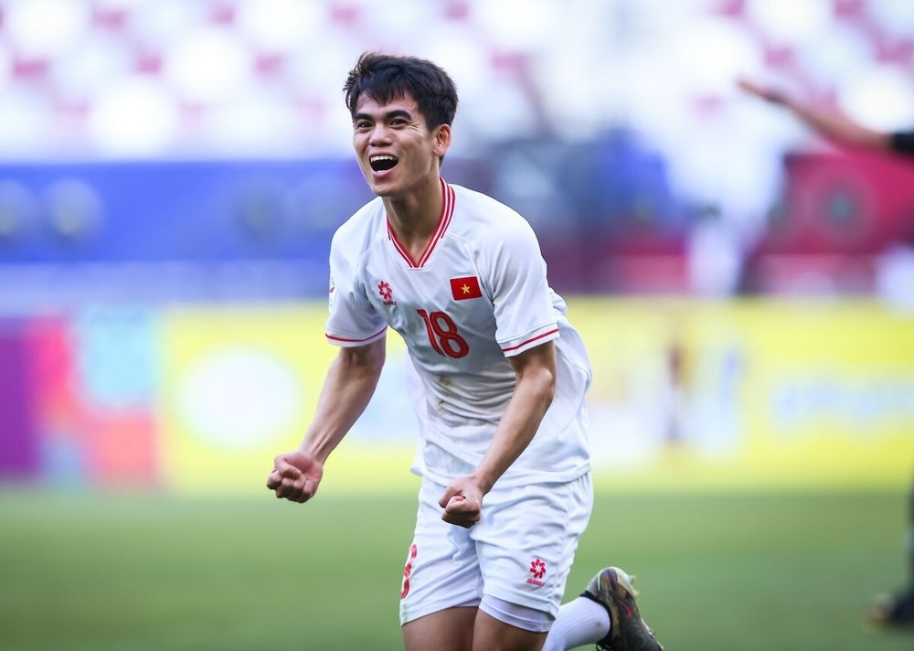 Xem Highlights U23 Malaysia 0-2 U23 Việt Nam 2024.04.20 Khuất Văn Khang lập SIÊU PHẨM sút phạt, VCK U23 Châu Á, Chung Kết U23 Châu Á, Clip gái xinh cởi áo mừng đội tuyển Việt Nam vào chung kết U23 Châu Á, Xem highlights U23 Malaysia 0-2 U23 Việt Nam, Xem clip bàn thắng U23 Malaysia 0-2 U23 Việt Nam, Xem siêu phẩm Khuất Văn Khang U23 Malaysia 0-2 U23 Việt Nam