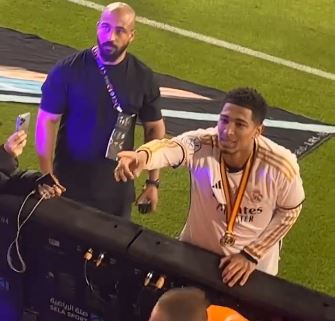 VIDEO Jude Bellingham asking a fan for the GTA themed poster of him, Video Rodrygo and Vinicius, VIDEO Jude Bellingham, Real Madrid Full Goals Highlight, Video Vinicius Hat-trick, Clip bóng đá Tây Ban Nha, Clip kết quả bóng đá Tây Ban Nha hôm nay