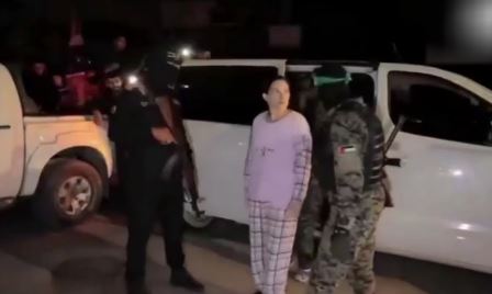 Israeli hostage Rimon Kirsht gives Hamas captor a death stare at release, Israeli hostage Rimon Kirsht, NYNews, NYN, NYNews Post, News Post