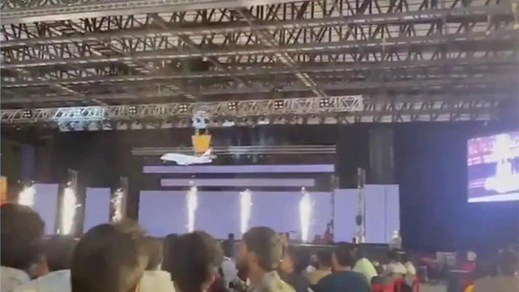 Shocking video shows tech CEO plunge to death during grand on-stage entrance at party, Shocking video shows tech CEO plunge to death during grand on-stage entrance at company party, US Tech Boss Plunges 15ft To His Death During Company's Anniversary Party, Sanjay Shah CEO of Vistex, Sanjay Shah CEO of Vistex death, Vistex CEO Sanjay Shah and Vistex President Vishwanath Raju Datla, Video technology death during grand on-stage entrance at party, Shocking news video, Shocking news video today, Shock news today, News hot today, India shocking news, Ramoji Film City, Shocking moment tech boss Sanjay Shah falls to his death, A tech CEO tragically died after falling 15 feet from a cage during a company party in India, India SEO tech death, India news video today, Today news Video, Hot news today