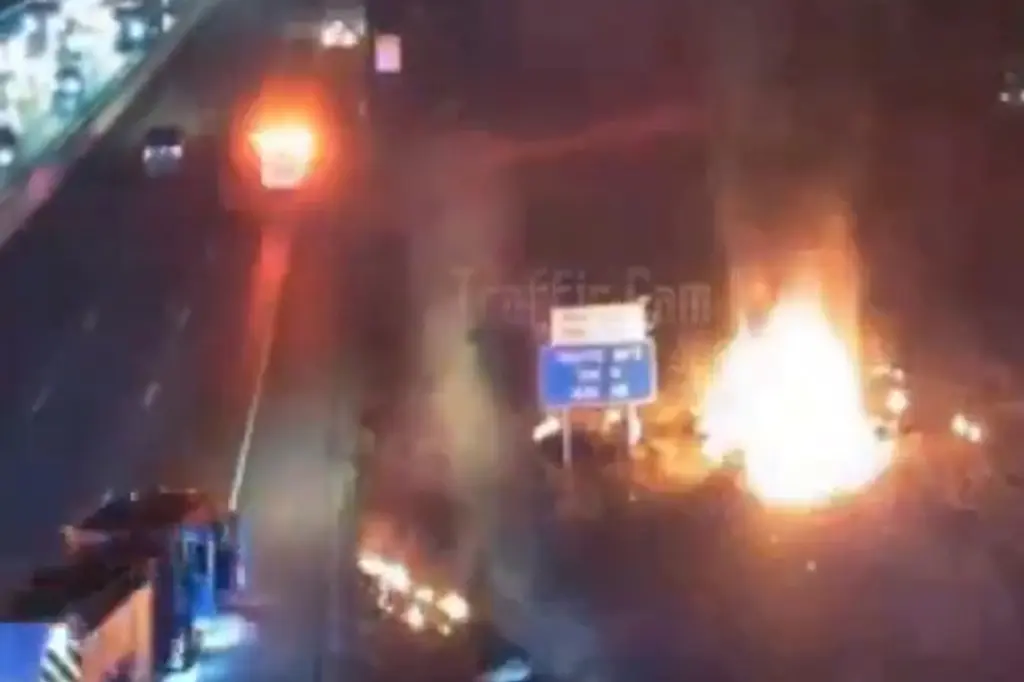 VIDEO SHOW Young Canadian family of five ID’ed as victims of fiery Nashville plane crash, VIDEO Young Canadian family of five ID’ed as victims of fiery Nashville plane crash, Video 5 Canadians killed in Nashville small-plane crash, Video plane crash in Nashville 5 pepole Canadian dead, United Airlines Flight 1118, VIDEO SHOW Flames erupt from United Airlines engine seconds after takeoff, Shocking video Flames erupt from United Airlines engine seconds after takeoff, Clip Ariplanes crash, United Airplanes crash, Boeing 737-900 planes crash, Clip AirplaneTime instagram, Video AirplaneTime Fanding, AIRPLANES, AirplaneTime instagram, Clip Crash Plane in Nepal, ATR 72 Plane, The smartest beagle dog on the planet, AIRPLANE MELTDOWNS, Clip AirplaneTime Fanding, Video Sit next to the plane window, Clip Crash ATR 72 Plane in Nepal, Video AirplaneTime instagram, Clip 4 childs found alive in amazon after crash plane, Sit next to the plane window, Video Passengers are uncomfortable sitting next to the plane window