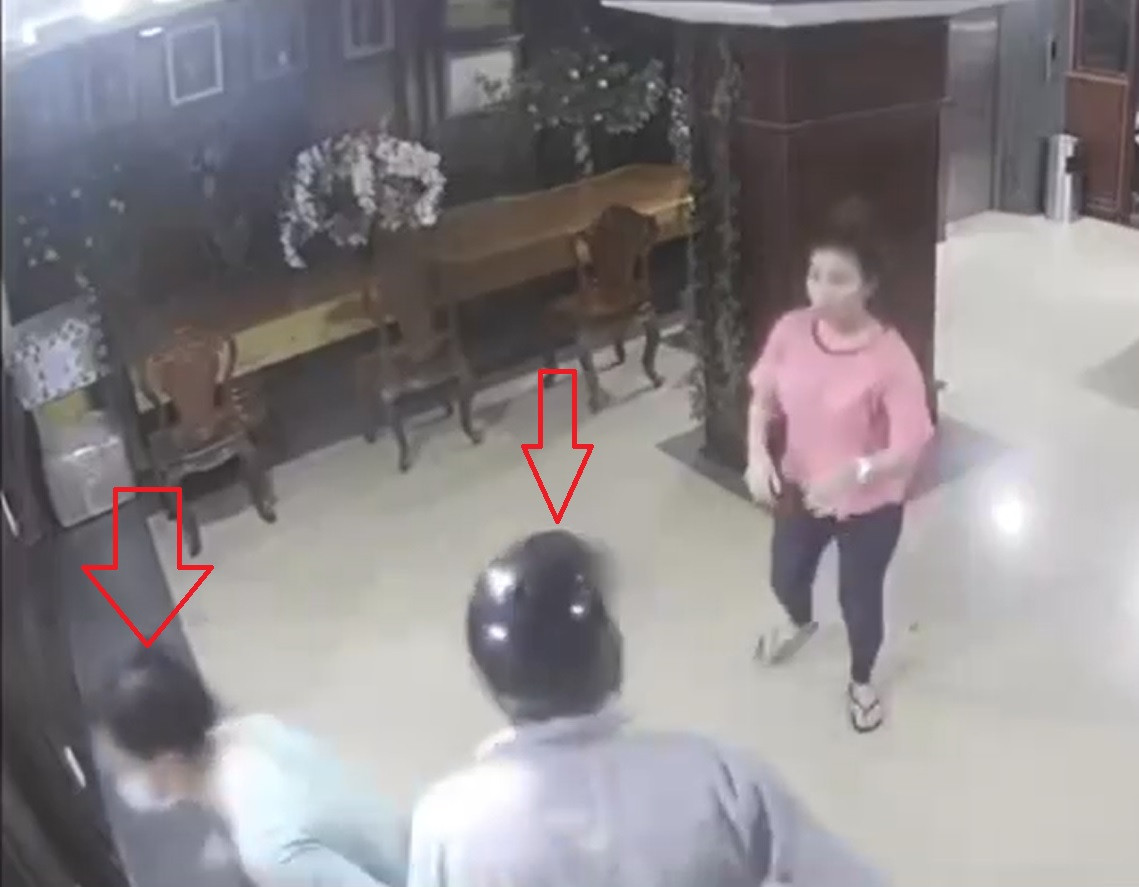 Cave chân dài âm mưu cướp tài sản của khách, Clip chủ khách sạn bắt cave chân dài âm mưu cướp tài sản của khách trong nhà nghỉ, Clip chủ khách sạn lật tẩy âm mưu cướp tài sản của cô gái chân dài, Clip bắt cave chân dài trộm tài sản của khách, Clip chiêu trò của cave chân dài cướp trộm tài sản của khách, Clip mẹ chồng bắt được con dâu trần truồng trong nhà nghỉ với bồ, Clip đánh ghen trong nhà nghỉ, Clip mẹ chồng bắt quả tang con dâu ngoại tình trong nhà nghỉ, Clip gái xinh bị đánh ghen lột đồ trong nhà nghỉ, Clip mẹ chồng bắt quả tang con dâu quan hệ với nhân tình trong nhà nghỉ, Clip nóng trong nhà nghỉ, Bắt quả tang bồ nhí và chồng trần truồng trong nhà nghỉ, Clip nóng hot girl trong nhà nghỉ, Clip Trâm Anh và người yêu trong nhà nghỉ, Clip đánh ghen lột đồ trong nhà nghỉ, Clip mẹ chồng bắt tại trận con dâu trong nhà nghỉ với nhân tình, Clip quay lén làm tình trong nhà nghỉ, Clip mẹ chồng đánh ghen con dâu trong nhà nghỉ
