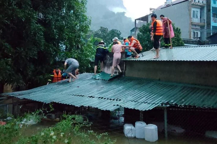 Clip Hà Giang mưa lũ ngập lụt KINH HOÀNG, Clip lũ lụt ở Hà Giang, Clip mưa lớn lũ lụt ở Hà Giang, Clip tin tức, Tin tức đời sống, Clip đời sống, Clip Đời Sống Du Lịch, Hà Giang lũ lụt KINH HOÀNG
