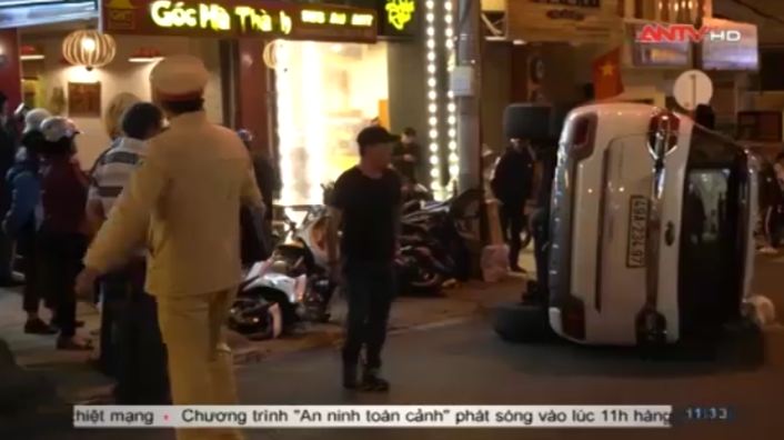 Video clip giao thông, Tin tức giao thông, Clip tai nạn giao thông, Giao thông quanh ta, Clip mẹ chở con nhỏ tham gia giao thông như bay, Clip uống rượu lái xe tham gia giao thông, Clip xe 3 gác chở dừa ngông nghênh tham gia giao thông, Clip đối tượng hành hung dã man nữ sinh sau va chạm giao thông, Clip 3 đối tượng thông chốt kiểm tra nồng độ cồn ở giao thông Hải Dương, Clip giao thông quên kéo phanh tay ô tô, Clip giao thông quên kéo phanh tay