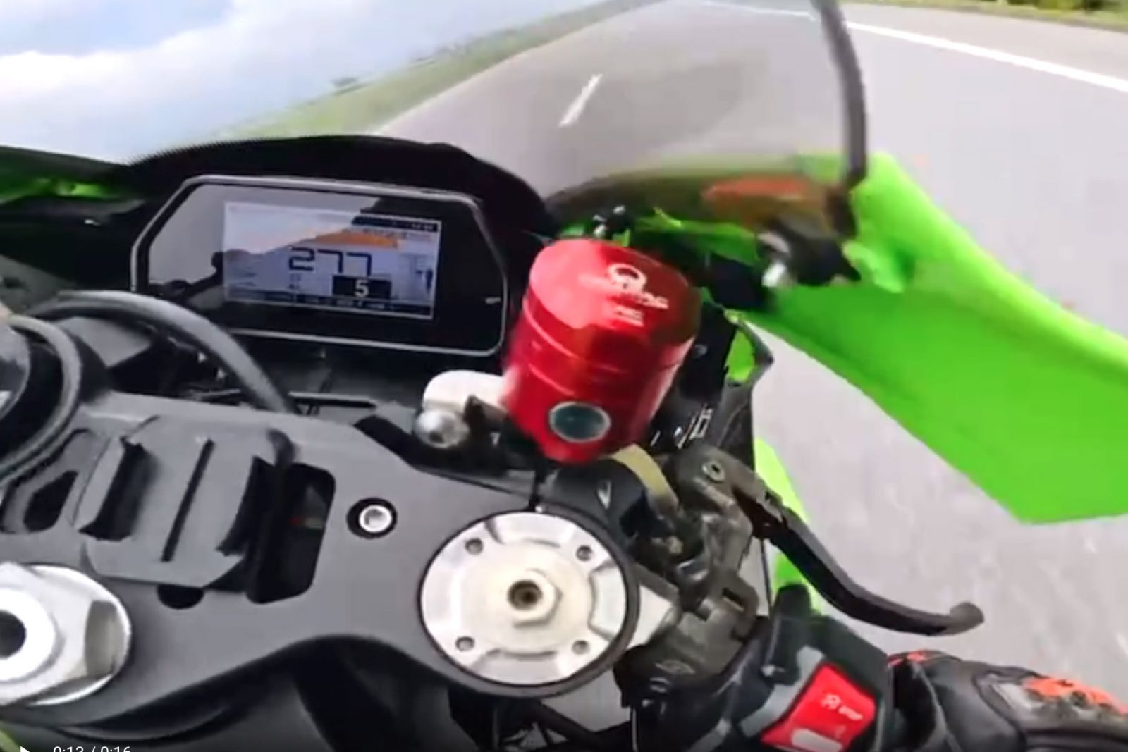 Nhóm thanh niên lái xe phân khối lớn bốc đầu, phóng gần 300km/h tại Cát Bà, Clip nhóm thanh niên bốc đầu phân khối lớn tại đảo Cát Bà, Nhóm thanh niên phóng tốc độ gần 300KmH bốc đầu ở đảo Cát Bà, Nhóm thanh niên bốc đầu phân khối lớn ở đảo Cát Bà có bị phạt giống Ngọc Trinh không, Nhóm thanh niên bốc đầu phân khối lớn ở đảo Cát Bà bị phạt như thế nào, Mức phạt nào cho nhóm thanh niên bốc đầu phân khối lớn tốc độ 300KmH ở đảo Cát Bà, Clip Ngọc Trinh lái xe máy phân khối lớn bỏ 2 tay, Lái xe motor phân khối lớn bỏ 2 tay Ngọc Trinh phải ngồi xe lăn, Clip Ngọc Trinh đi motor phân khối lớn, Clip Ngọc Trinh bị bắt tạm giam vì đi xe phân khối lớn thả 2 tay, Đi xe phân khối lớn thả 2 tay Ngọc Trinh bị bắt tạm giam 3 tháng, Clip Ngọc Trinh đi xe phân khối lớn, Clip Ngọc Trinh lái xe phân khối lớn, Clip Ngọc Trinh lái motor phân khối lớn, Clip Ngọc Trinh lái motor phân khối lớn bỏ 2 tay, Clip Ngọc Trinh lái Ducati bỏ 2 tay, Youtuber Vlog gây sốc khi ăn mỳ lái xe phân khối lớn, Clip Youtuber vừa ăn mỳ vừa lái xe máy phân khối lớn