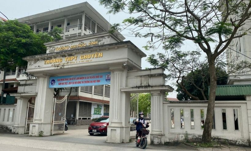 Nữ sinh lớp 10 chuyên Đại học Vinh tự tử, Nữ sinh lớp 10 chuyên Nghệ An tự tử, Nguyên nhân nữ sinh lớp 10 trường Chuyên Nghệ An tự tử, Nữ sinh lớp 10 tự tử nghi bị bạo lực học đường, Nghi bị Bạo Lực Học Đường nữ sinh lớp 10 Chuyên tự tử, Clip nữ sinh lớp 10 tát bạn trong lớp học, Clip chủ tịch xã ở Thanh Hóa sàm sỡ ôm hôn nữ sinh lớp 10, Clip nóng nữ sinh lớp 10, Nữ sinh lớp 10 tát bạn liên tiếp trong lớp học, Clip nóng nữ sinh lớp 10 tự sướng, Clip nóng nữ sinh lớp 10 khoe vú đẹp, Chủ tịch xã Thanh Hóa sờ chỗ nhạy cảm nữ sinh lớp 10, Bạo lực học đường, Chuyện Teen, Phim giới trẻ, Chuyện giới trẻ, Tình yêu giới trẻ