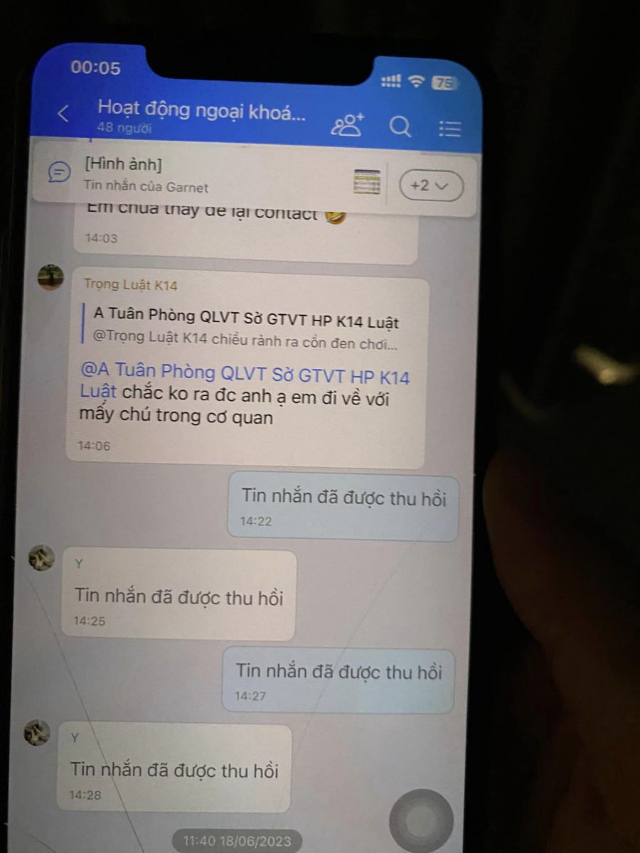 Bóc phốt tin nhắn ngoại tình như truyện sex, Chuyện sex ngoại tình, Loạt tin nhắn chồng ngoại tình với tiểu tam như chuyện sex, Bóc phốt tin nhắn ngoại tình ở Hải Phòng, Bóc phốt tiểu tam giật chồng ở Hải Phòng, Hình ảnh tin nhắn ngoại tình của tiểu tam với chồng người khác, Bóc phốt tin nhắn chát sex của tiểu tam và chồng người khác, Gái xinh ngoại tình chat sex, Tin nhắn Lòng Xào Dưa 30K NÓNG như Truyện Sex, Tin nhắn ngoại tình như truyện sex của tiểu tam, Nội dung tin nhắn Lòng Xào Dưa 30K, Lòng Xào Dưa 30K chê vợ của tình nhân lười xôn xao Facebook, Chân dung cô gái bán xăng ngoại tình, Cô bán xăng ngoại tình, Nhân viên sở tài chính ngoại tình, Nhân viên sở tài chính ở Hải Phòng ngoại tình, Cô gái làm ở sở tài chính ở Hải Phòng ngoại tình, Facebook em Phạm Phương Linh, Facebook Linh Phạm Hải Phòng, Phạm Phương Linh 98 Hải Phòng