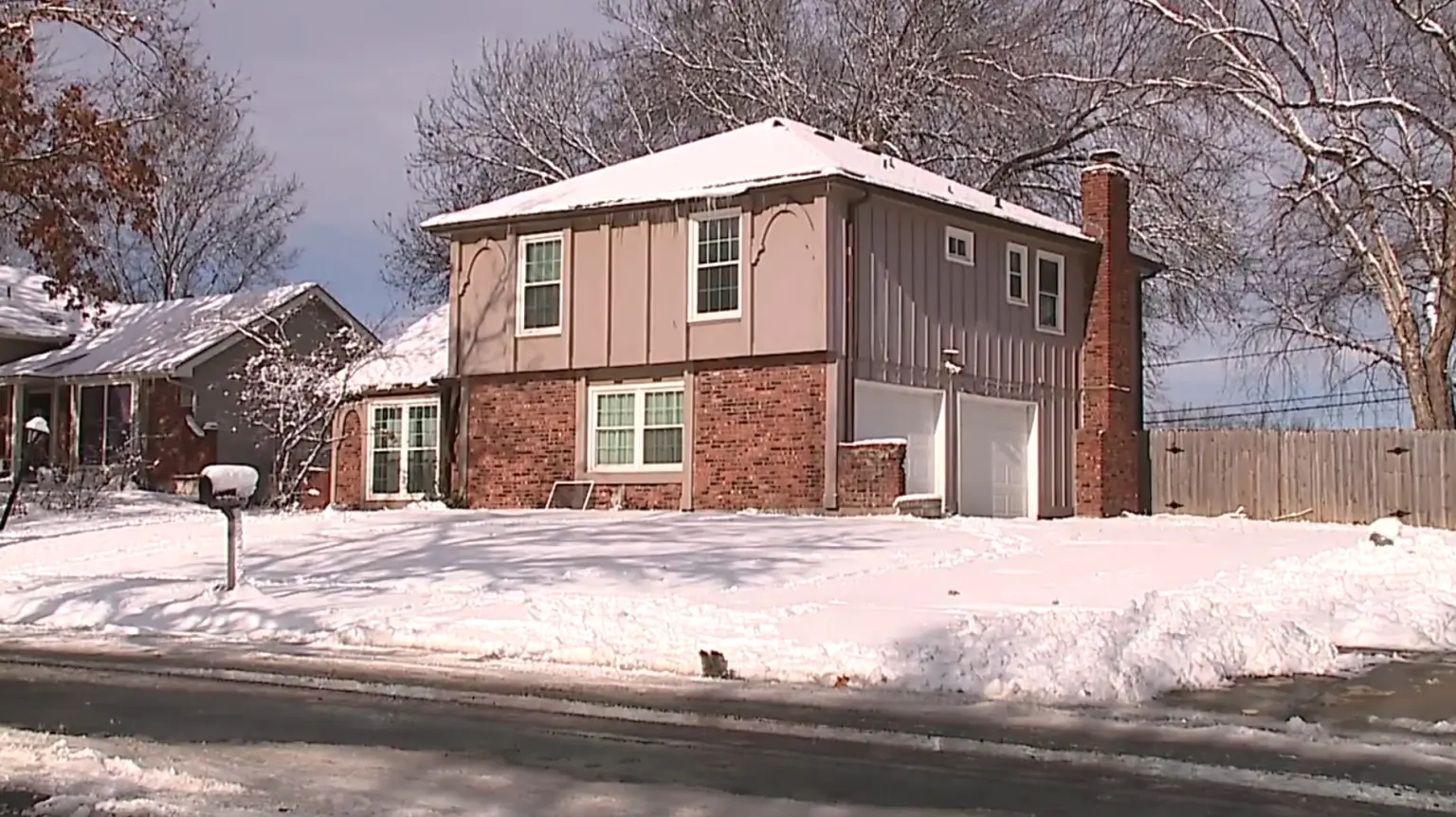 Latest information on the case of 3 Kansas City Chiefs fans freezing to death, VIDEO Mystery over fifth friend at Chiefs gathering where three were found frozen to death in backyard, 3 Kansas City Chiefs fans froze to death, Video latest 3 Kansas City Chiefs fans froze to death, Video 3 Kansas City Chiefs fans, Clip 3 Kansas City Chiefs fans, Kansas City Chiefs, David Harrington, Ricky Johnson, Clayton McGeeney, Jordan Willis Kansas City