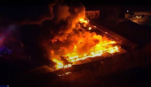 Video A massive fire burns through a warehouse in Elizabeth, Clip Massive NJ fire engulfs large industrial warehouse near Newark airport, Clip Fire near Newark airport, Post news hot today, Hot news today on the world, Hot news today, Hot News Video, Video news hot, News hot today, The hottest news in 2023, Today news Video, US news video today, US today news, Shock news today, Latest today news video, Today News Philadelphia, US news today