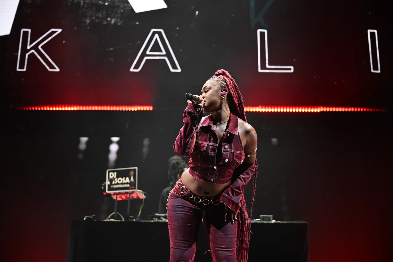 iHeartRadio Y100, Jingle Ball 2023, iHeartRadio Y100s Jingle Ball 2023 at Amerant Bank Arena, Video Inside iHeartRadio Y100s Jingle Ball 2023, Video giải trí, Clip giải trí, Nicki Minaj, AJR, Flo Rida, Ludacris and more Hit the Stage at iHeartRadio Y100's Jingle Ball