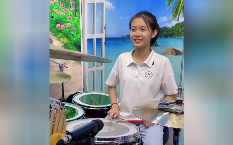 Clip gái xinh chơi trống, Clip em gái xinh đánh trống cực đỉnh, Clip em gai xinh chơi trống cực hay, Clip gái xinh chơi trống, Clip teen, Video teen, Tin tức teen