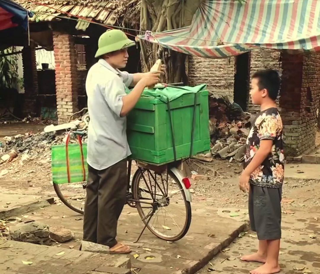 Clip những kỷ niệm của tuổi thơ cực đẹp cực hay, Clip kem mút ngày xưa đổi dép lấy kem, Clip cả bầu trời tuổi thơ ùa về, Clip kem mút ngày xưa, Clip đổi dép lấy kem ngày xưa, Clip thùng kem mút bằng gỗ ngày xưa, Clip giải trí, Clip tuổi thơ ngày xưa ùa về